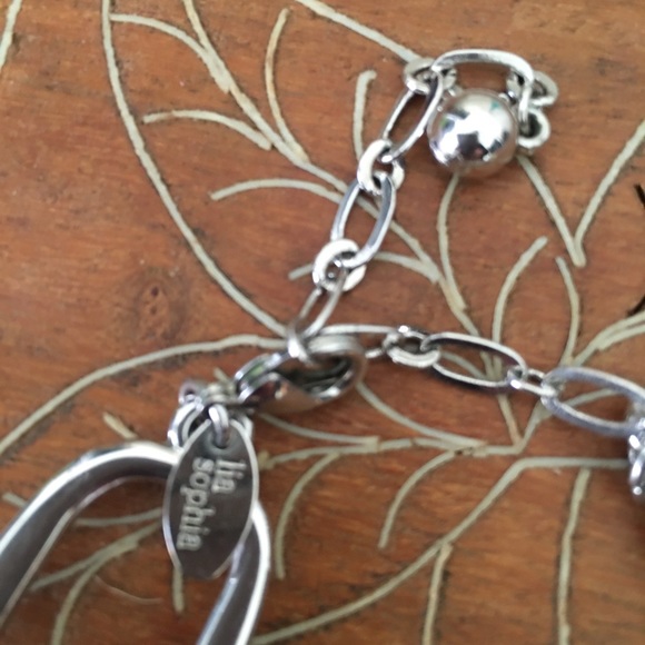 Silver tone Lia Sophia necklace with earrings - Picture 4 of 5